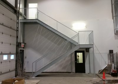 Fabrication de cage d'escalier en acier Québec | Métal Gilles Allard