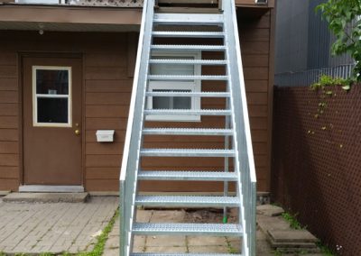 escalier extérieur droit grand Québec | Metal Gilles Allard Inc. Québec