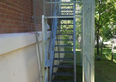 pose de grillage d'escalier en acier Québec | Metal Gilles Allard Inc. Québec