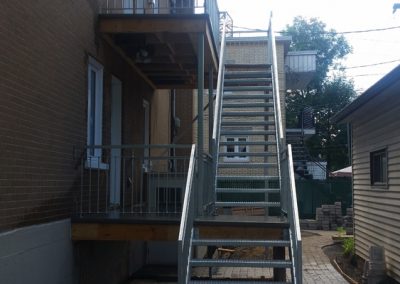 escalier extérieur droit grand en acier Québec | Metal Gilles Allard Inc. Québec