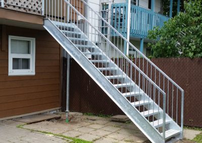 escalier extérieur droit Québec | Metal Gilles Allard Inc. Québec