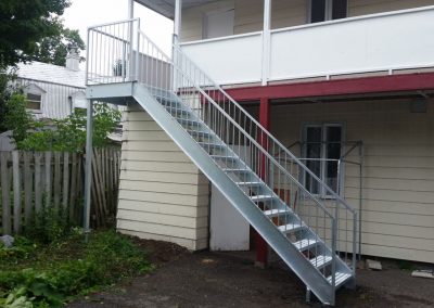 escalier extérieur sur mensure droit en metal Québec | Metal Gilles Allard Inc. Québec